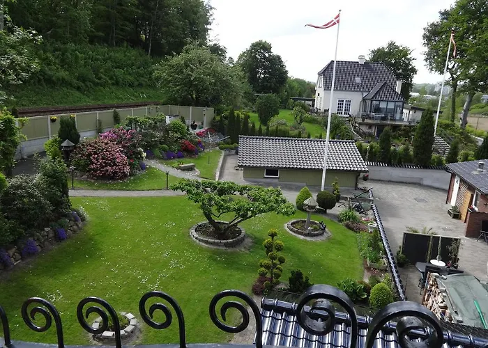Casa Mundo Bed & Breakfast فايل