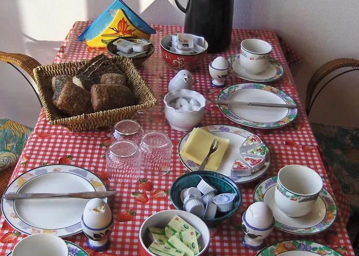 Casa Mundo Bed & Breakfast فايل